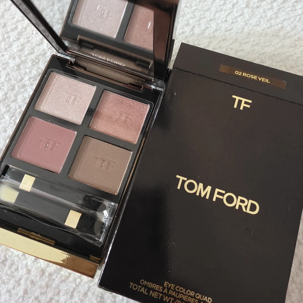NEW~ TOM FORD Eye Color Quad ~ 02 ROSE VEIL~ LIMITED EDITION